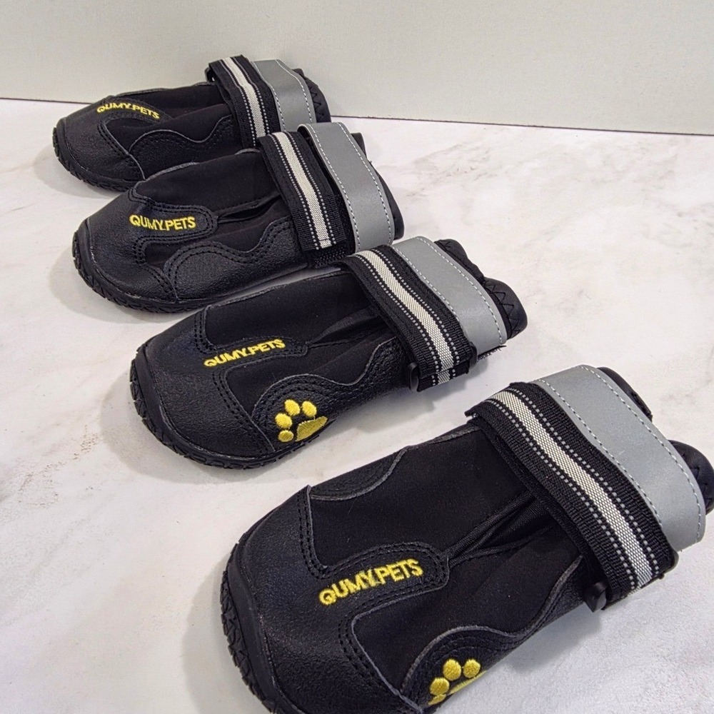 Petcore Gorpcore Techwear Dog Boots Waterproof Reflective QUMY Pets Size 6 Black